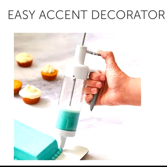 Pampered Chef Other - Pampered Chef Easy Accent Cake Decorator
